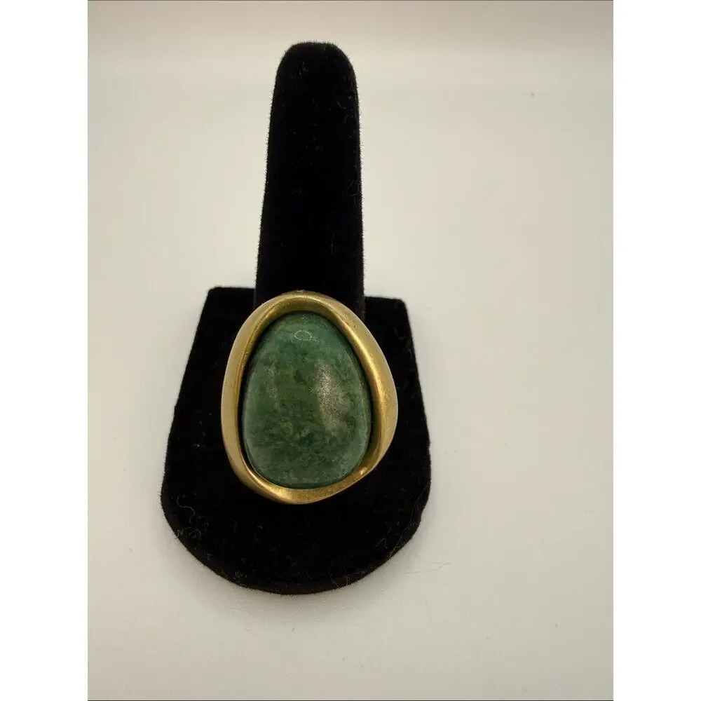 Kenneth Cole Green Stone Teardrop Ring with Gold-Tone Bezel size 8